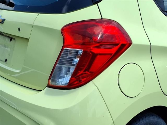 Used 2018 Gold Chevrolet LS image 19