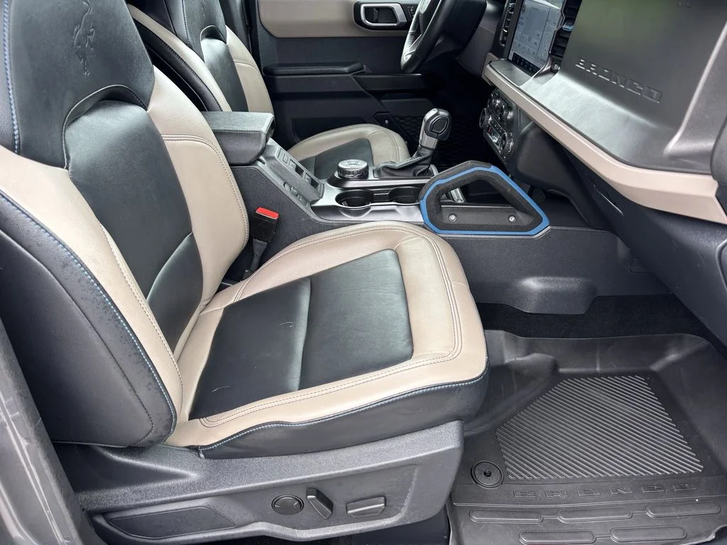 Used 2024 Gray Ford Wildtrak image 19