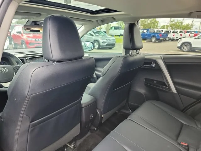 2017 Toyota RAV4 Limited - Photo 17