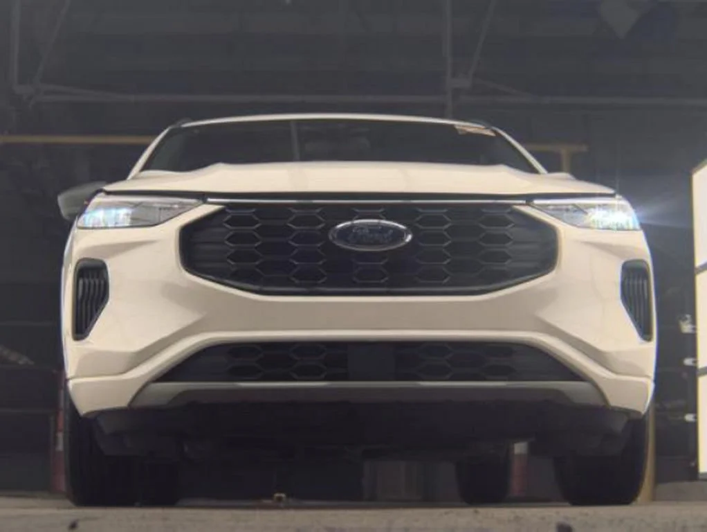 Used 2024 White Metallic Ford ST-Line image 4