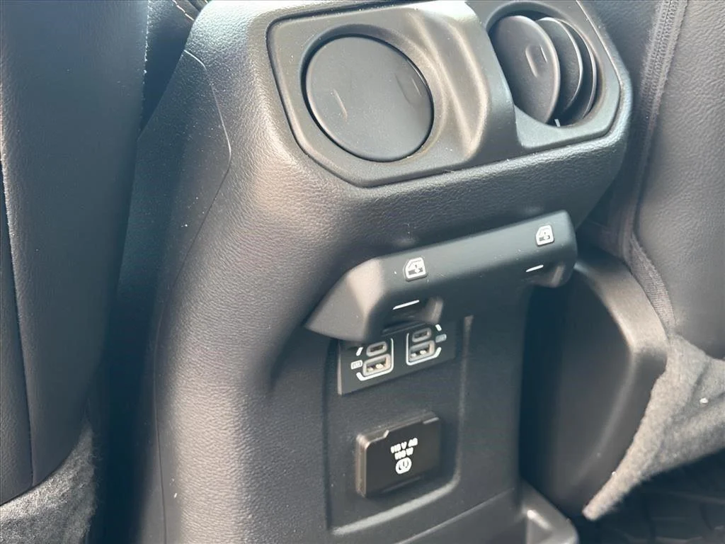 Used 2022 Snazzberry Pearlcoat Jeep Unlimited Sahara image 14