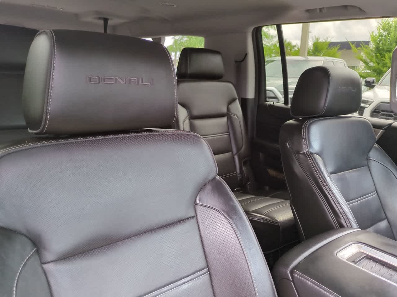 Used 2016 White Frost Tricoat GMC Denali image 7