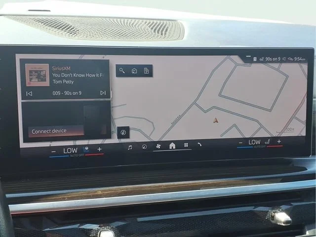 Used 2024  BMW xDrive40i image 9
