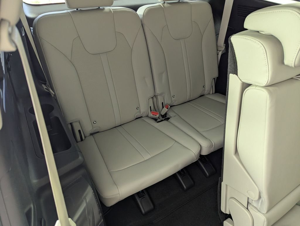 New 2026 Glacial White Pearl Kia EX image 35