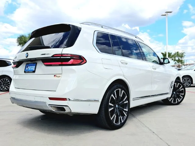 Used 2023 White BMW xDrive40i image 7