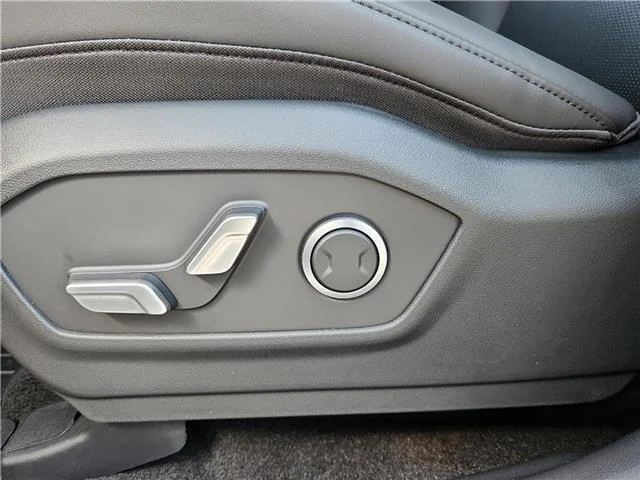 New 2026 Atlantis Blue Hyundai SEL image 9