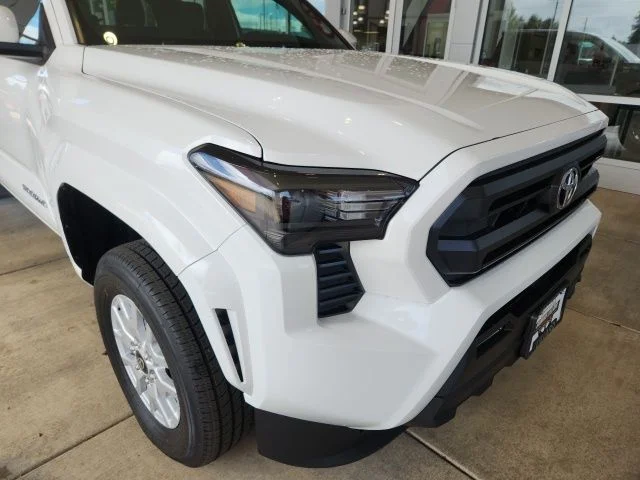 New 2026 Ice Cap Toyota SR5 image 8