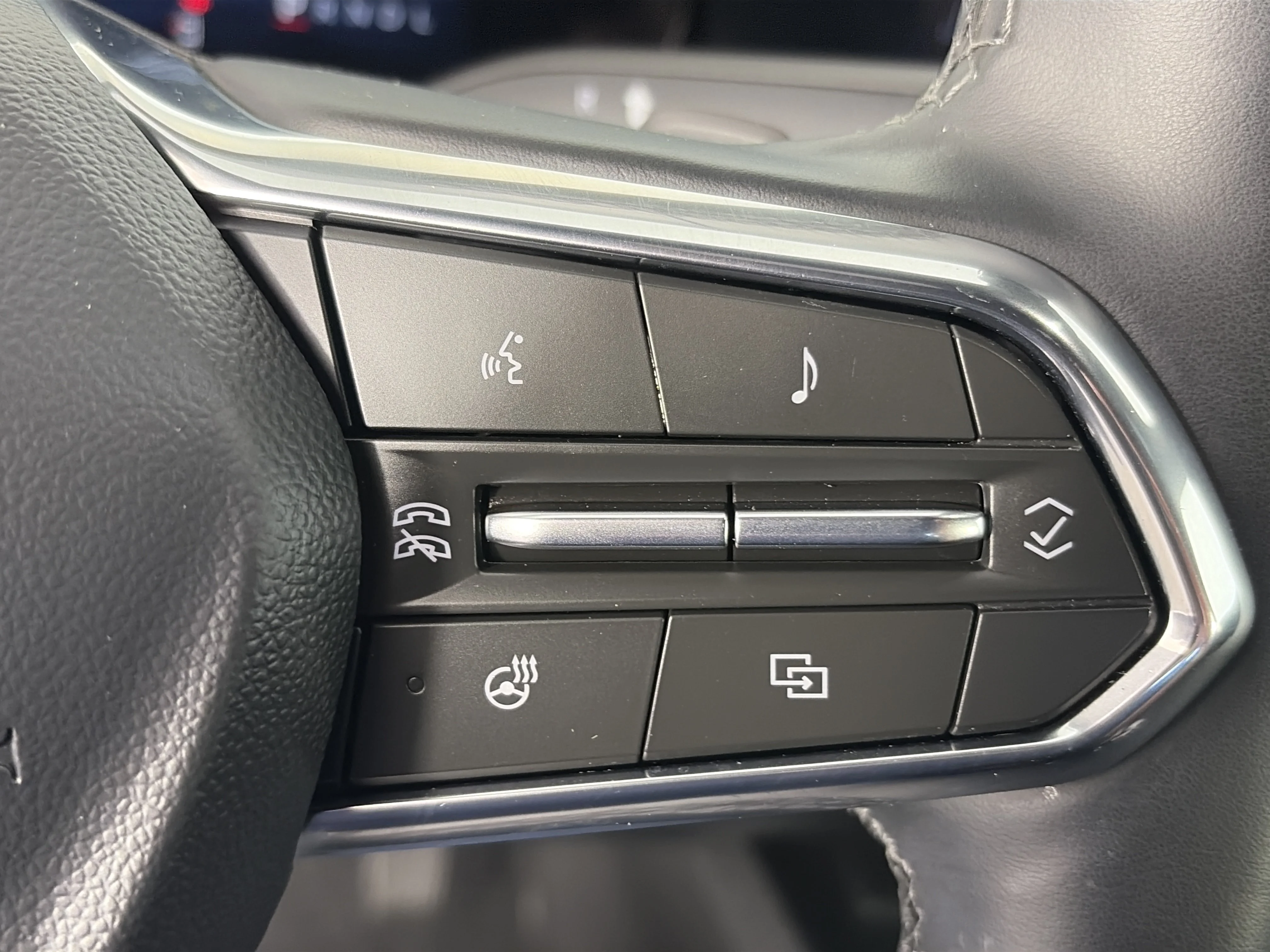 2025 Chevrolet Equinox LT - Photo 32