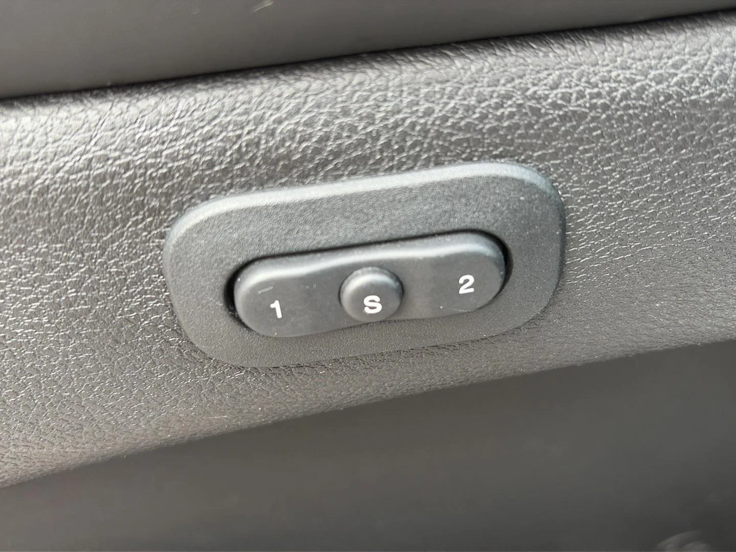 Used 2018 White Knuckle Clearcoat Dodge R/T image 8