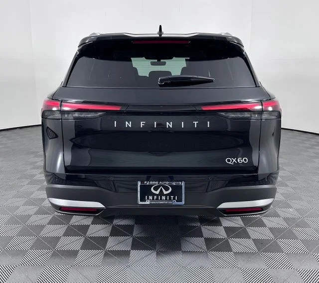 Certified Used 2026 Mineral Black INFINITI LUXE image 6