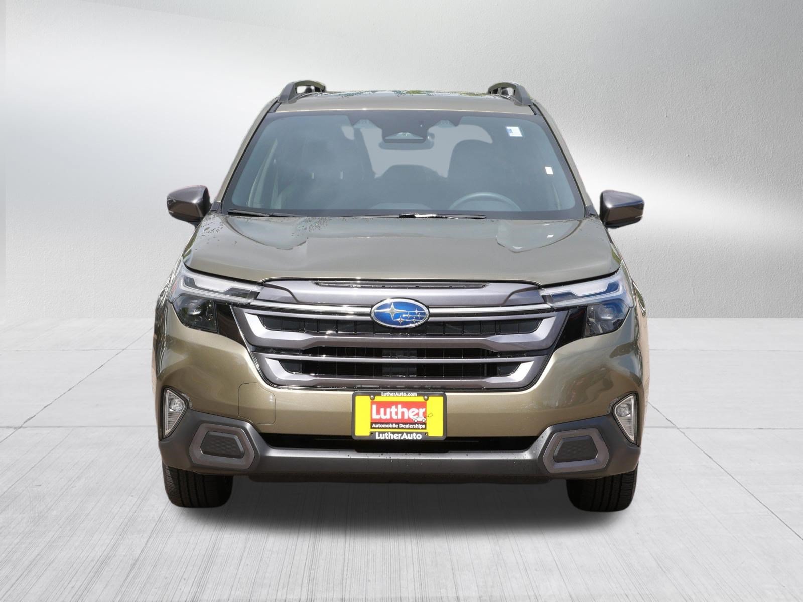 Used 2025 Autumn Green Metallic Subaru Limited image 2