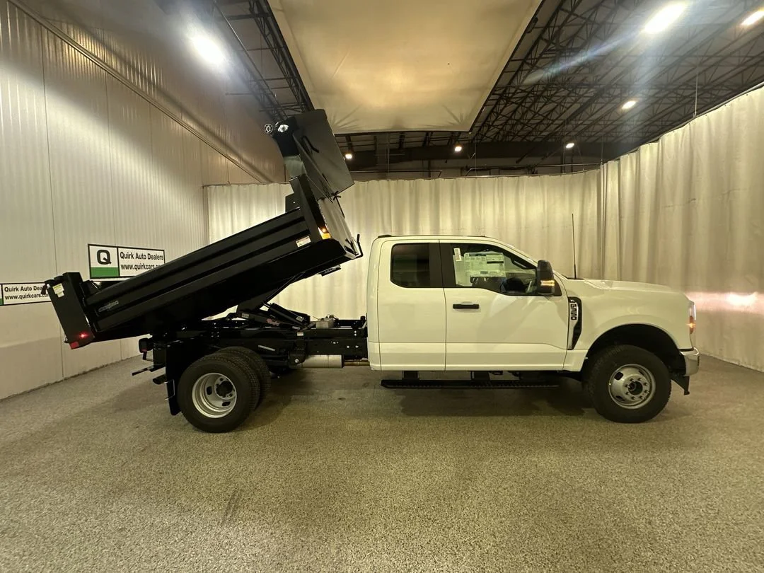 New 2026 Oxford White Ford F-350® XL image 24