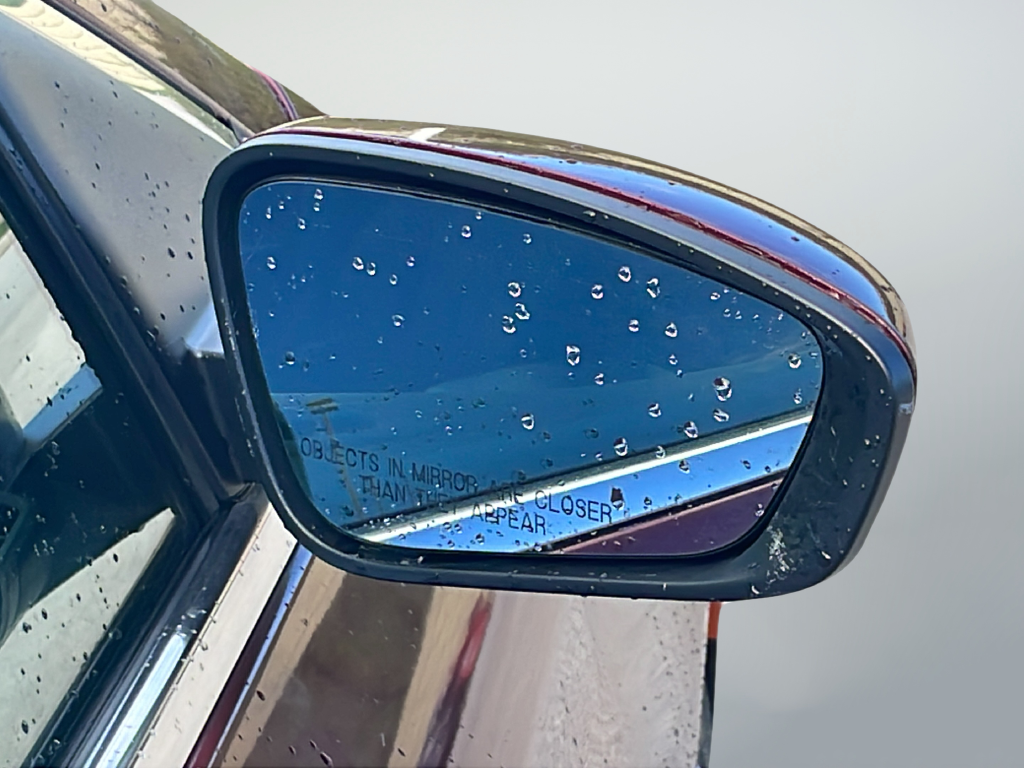 Used 2015 Red Chrysler Limited image 44
