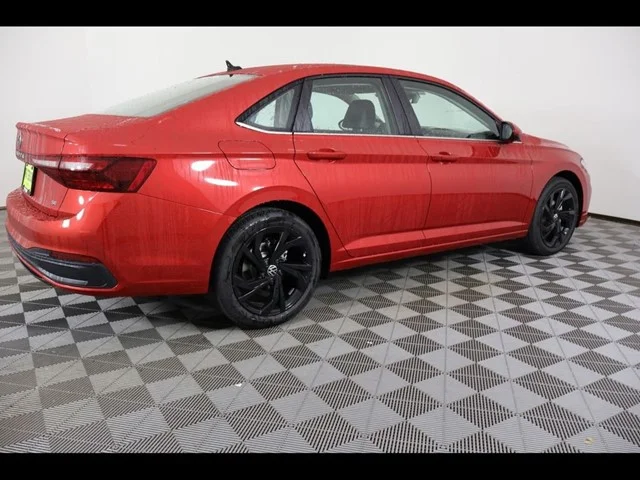 New 2026 Kings Red Metallic Volkswagen 1.5T SE image 6