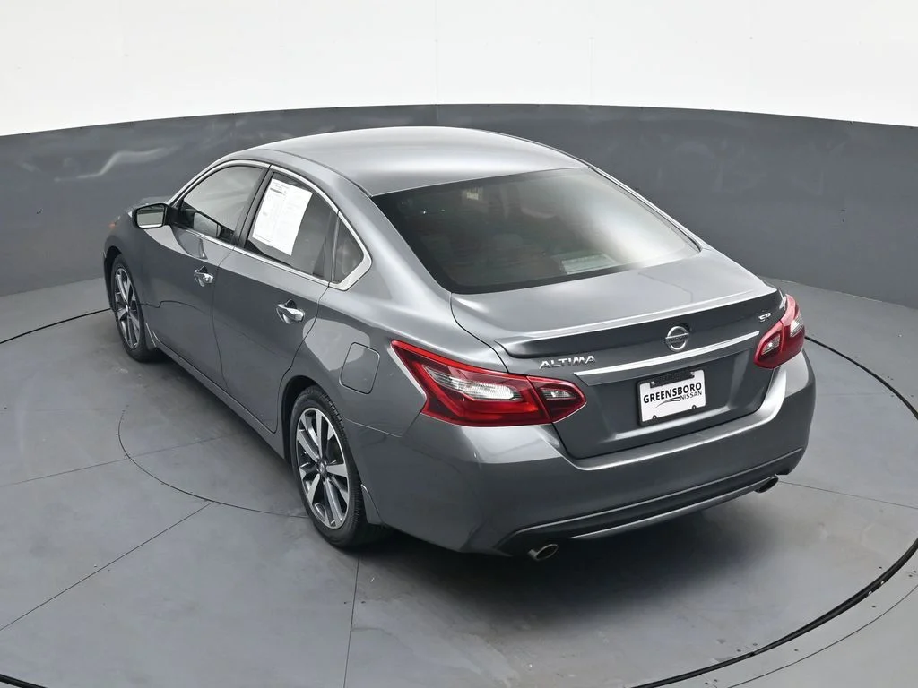 Used 2017 Gray Nissan 2.5 SR image 33
