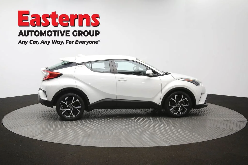 Used 2018 White Toyota XLE Premium image 44