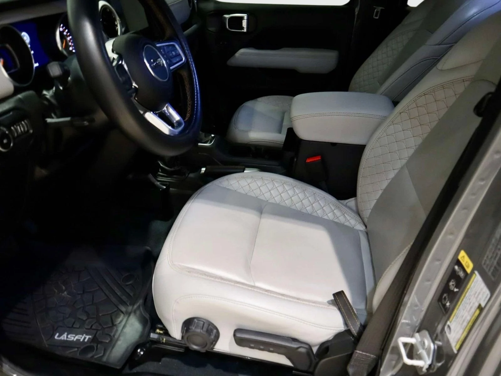 Used 2022 Sting-Gray Clearcoat Jeep Unlimited High Altitude image 20