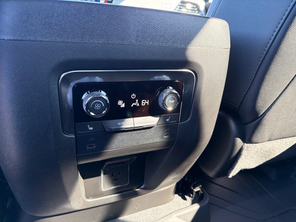 New 2026 Polar White Tricoat Chevrolet High Country image 31