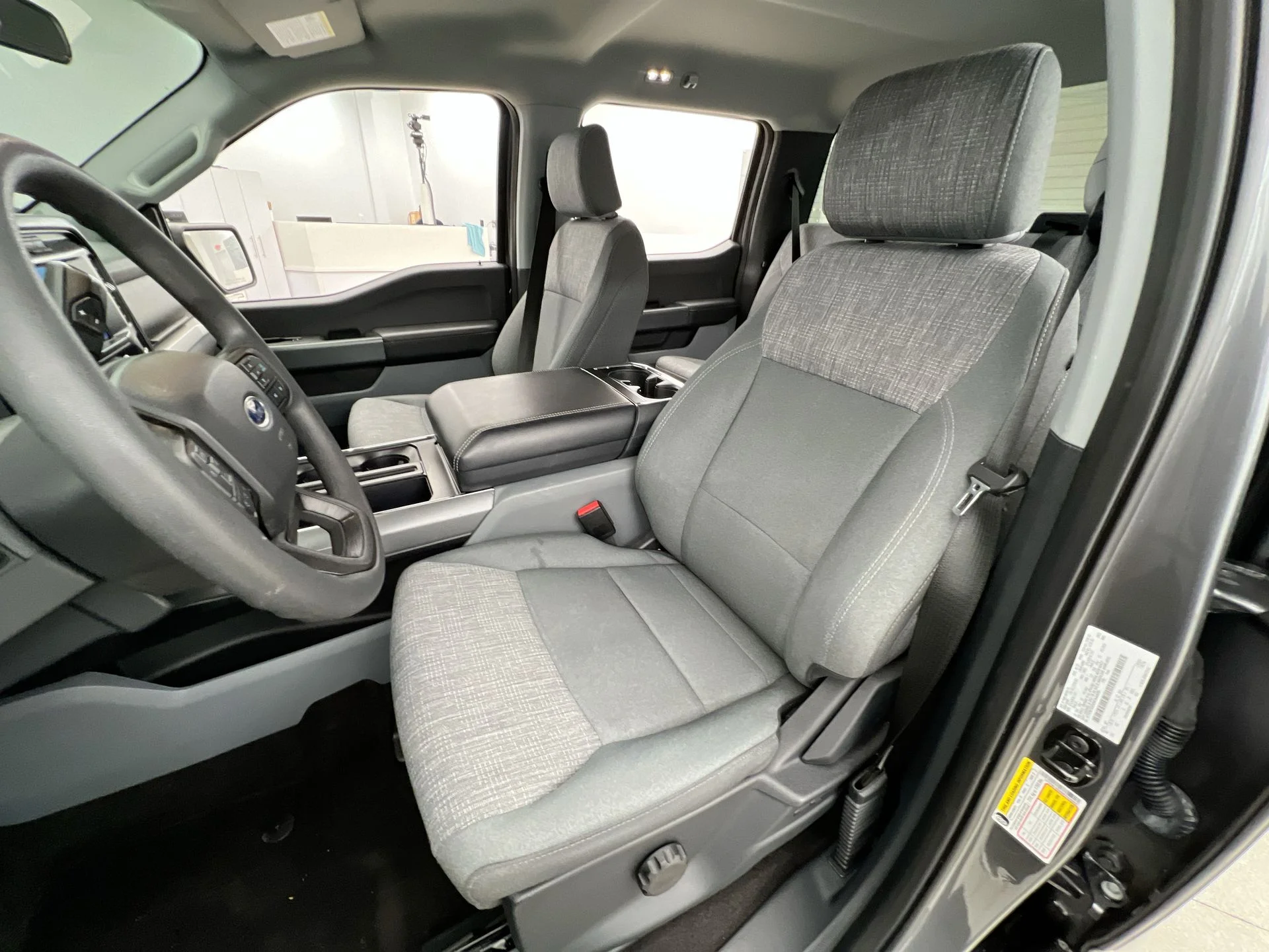 Used 2022 Gray Ford XLT image 9