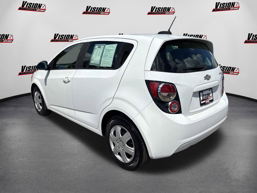 Used 2016 White Chevrolet LS image 7