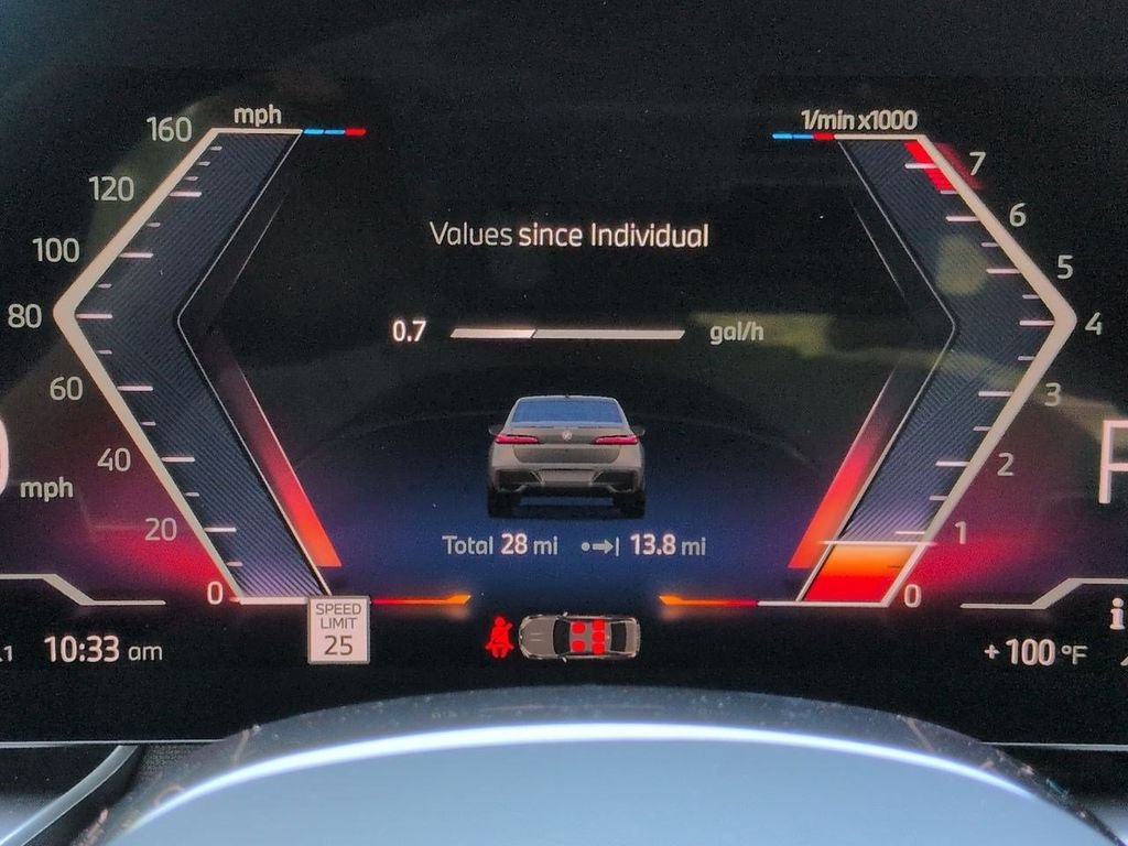 New 2026 Dravit Grey Metallic BMW 740i xDrive image 27