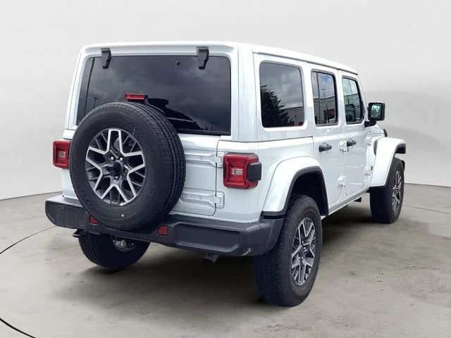 Certified Used 2025 Bright White Clearcoat Jeep Sahara image 5