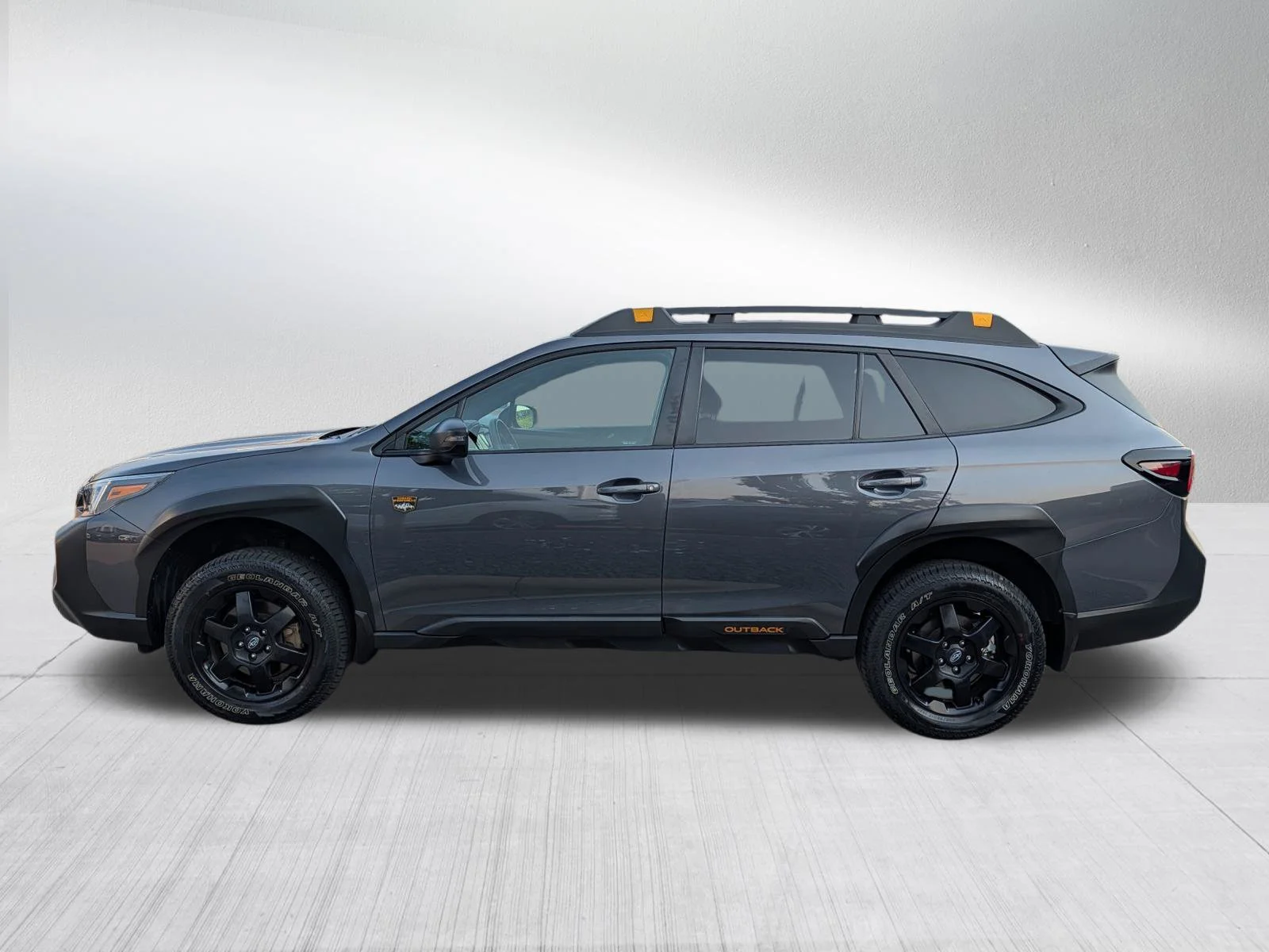 Used 2024 Magnetite Gray Metallic Subaru Wilderness image 4