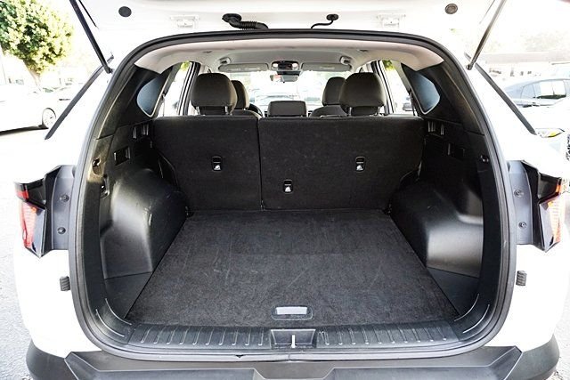 Used 2024 White Hyundai SE image 13