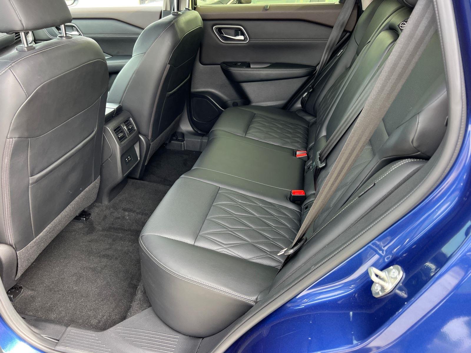 Used 2023 Caspian Blue Metallic/Super Black Nissan Platinum image 21