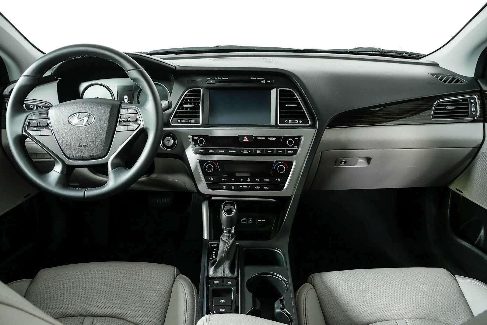 Used 2017 Symphony Silver Hyundai Limited image 20