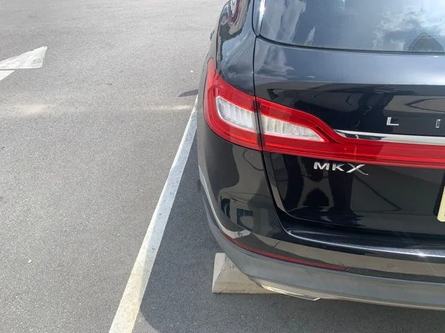Used 2018 Black Lincoln Reserve image 5