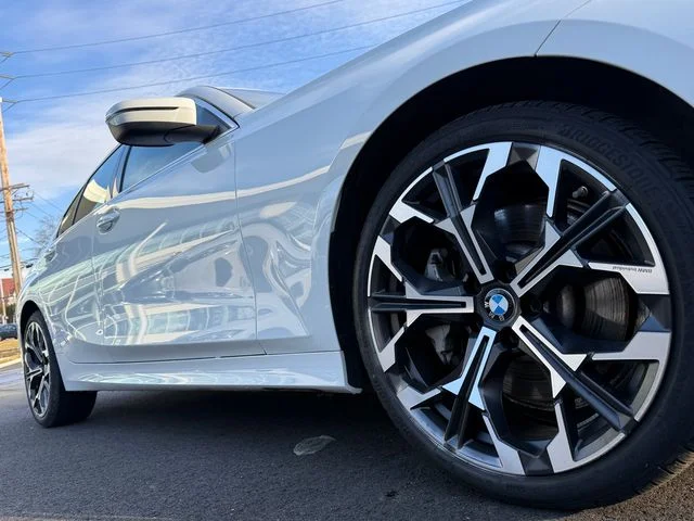 Used 2025 Alpine White BMW 330i xDrive image 9