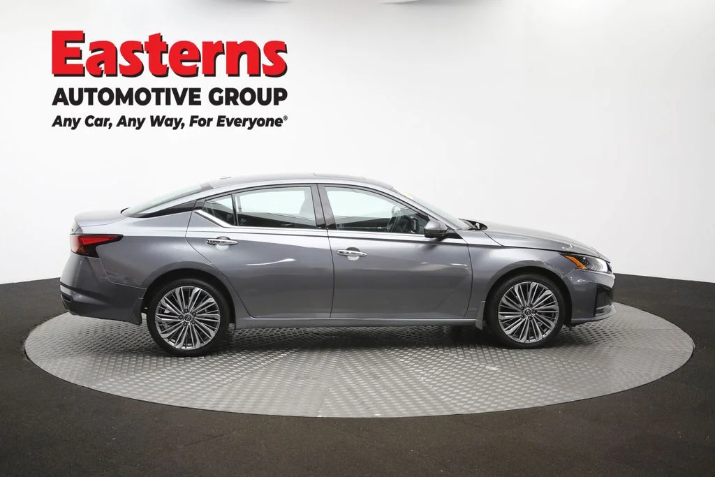 Used 2023 Gray Nissan 2.5 SL image 37