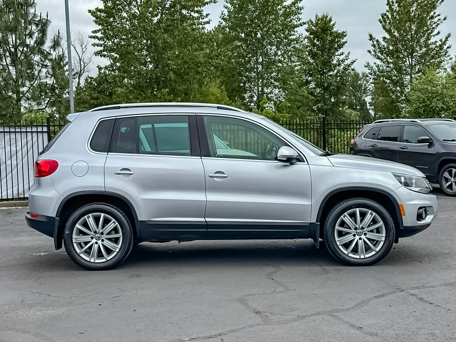 Used 2015 Volkswagen Tiguan SE with VIN WVGBV7AX7FW102024 for sale in Eugene, OR