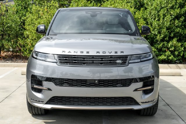 Used 2024  Land Rover Dynamic SE image 6