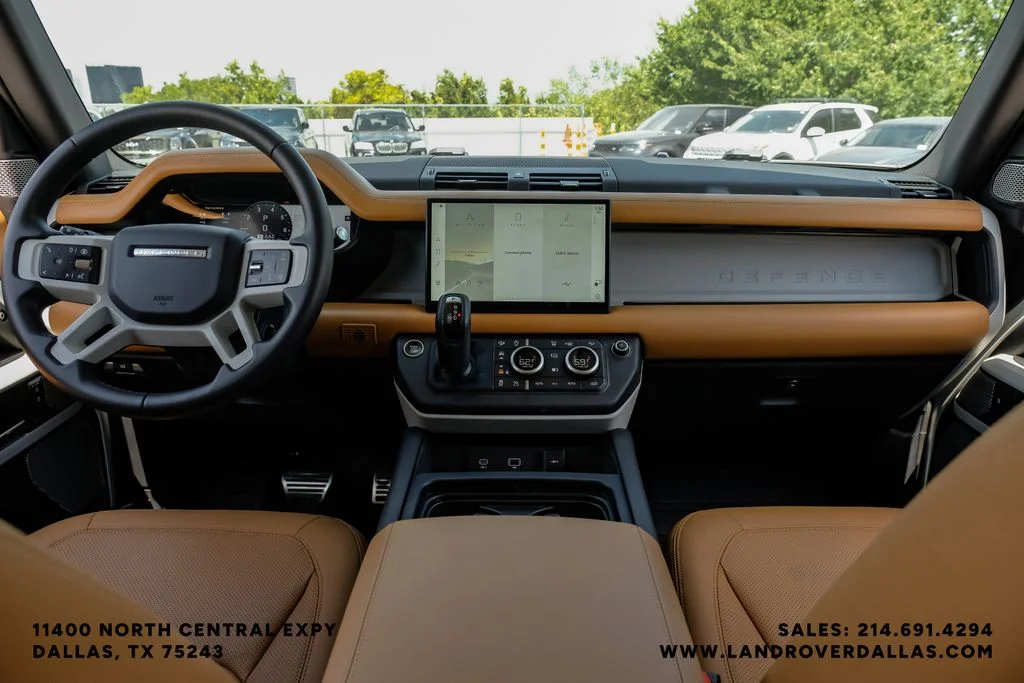 Used 2024 Fuji White Land Rover S image 18