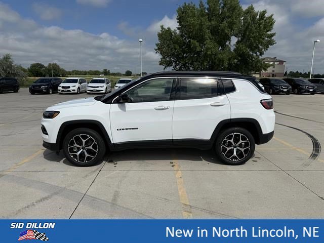 New 2026 Bright White Clear-Coat Exterior Paint Jeep Limited image 2