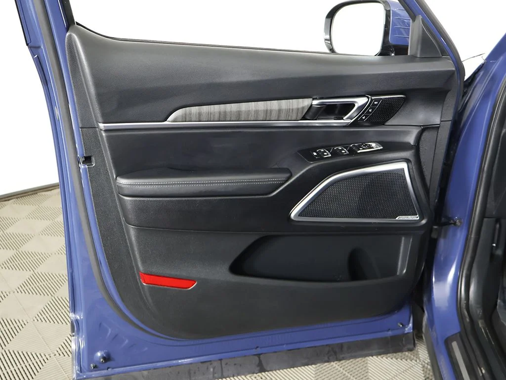 Used 2023 Black Kia SX image 29