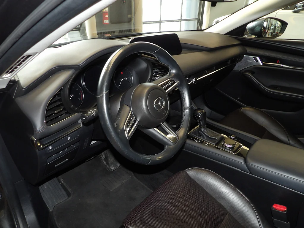 Used 2021 Machine Gray Metallic Mazda Premium image 24