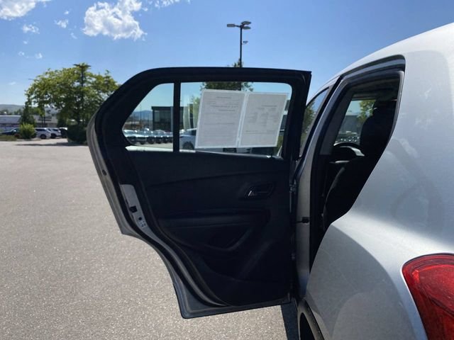 Used 2018 Silver Chevrolet LS image 21