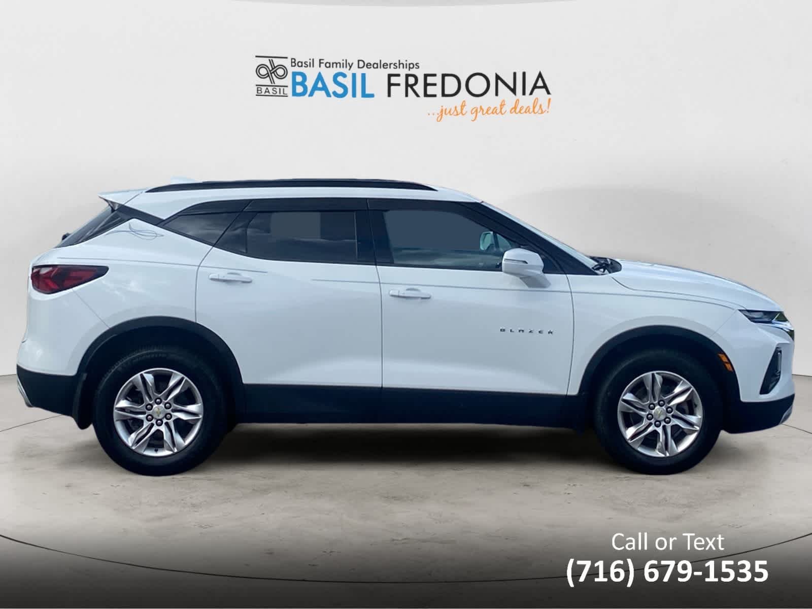 Used 2019 SUMMIT WHITE Chevrolet 2LT image 10