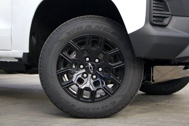 2026 Chevrolet Colorado Work Truck - Photo 4