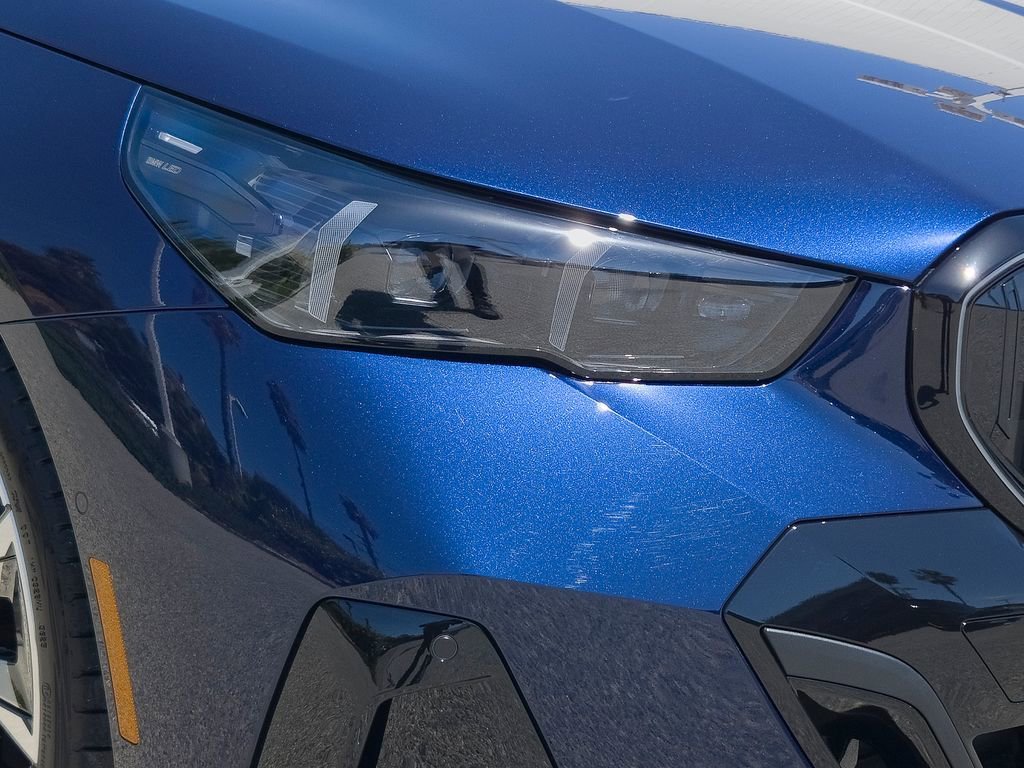 New 2026 Tanzanite Blue II Metallic BMW 530i image 6