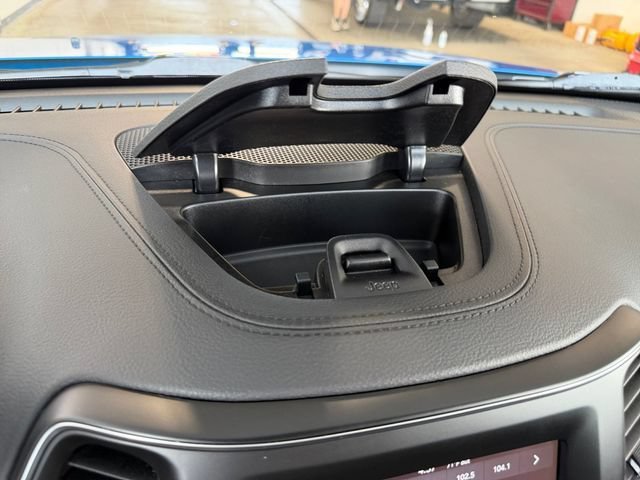 Used 2021 Hydro Blue Jeep Altitude image 33