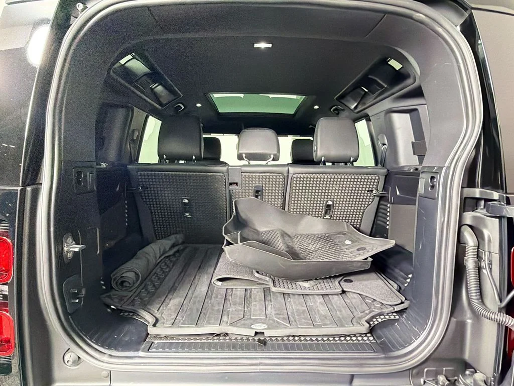 Used 2024 Gray Land Rover S image 28