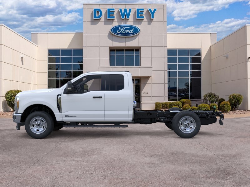 New 2026 Oxford White Ford XL image 3