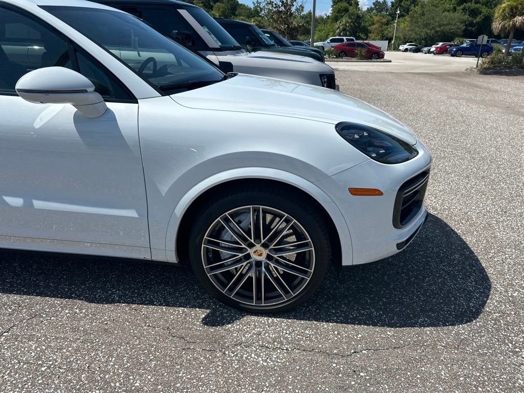 Used 2023  Porsche Turbo image 4