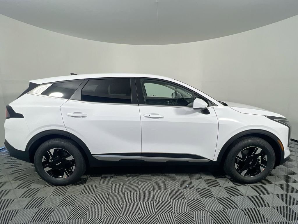 New 2026 Glacial White Pearl Kia LX image 2