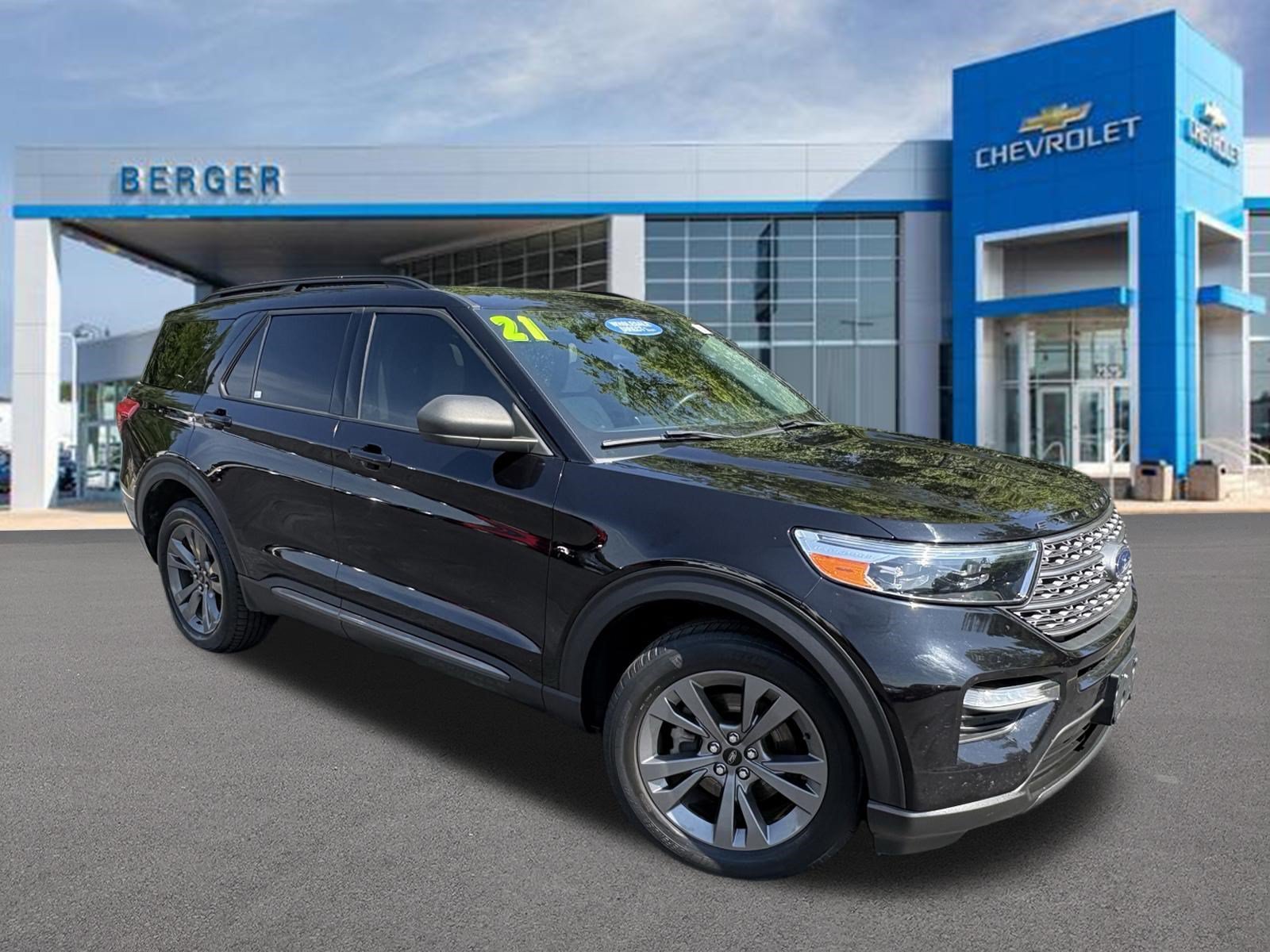 2021 Ford Explorer XLT 4WD's photo