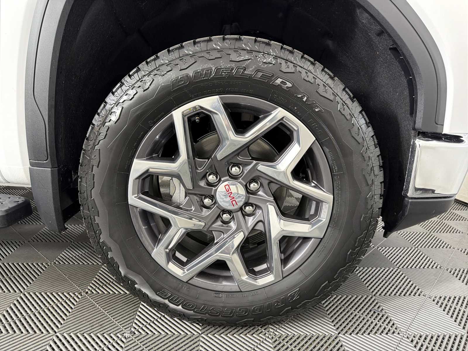 2026 GMC Sierra 1500 SLT - Photo 10